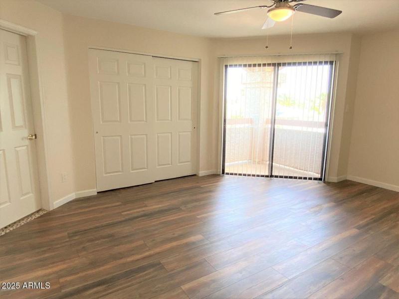 9151 W Greenway #212 Photo 8