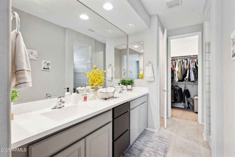 23-web-or-mls-25451-n-164th-dr