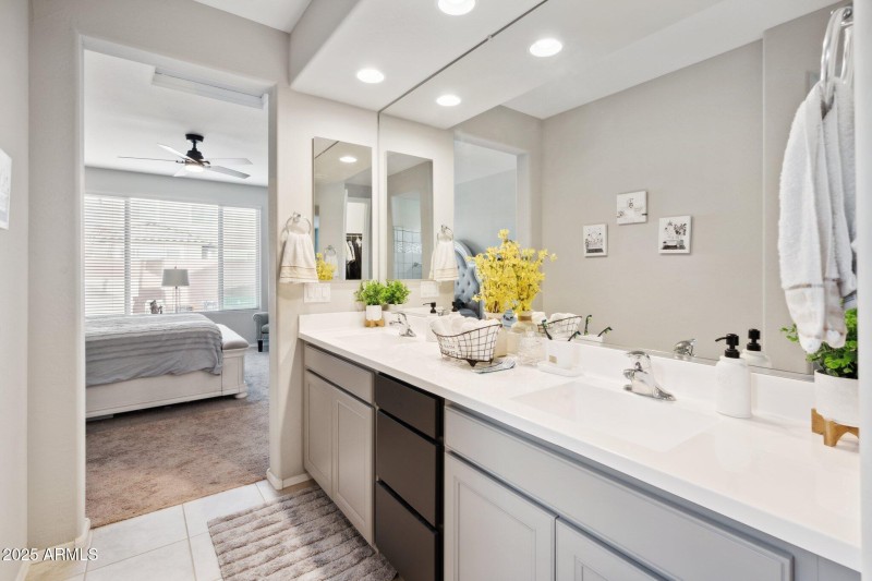 24-web-or-mls-25451-n-164th-dr