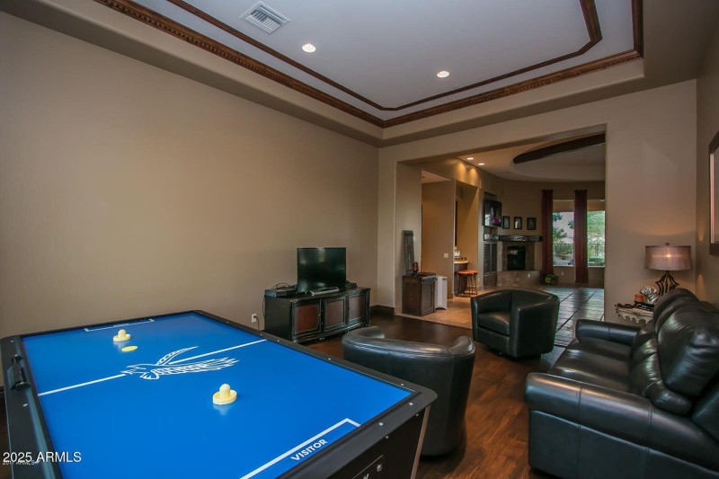7013 E SUMMIT TRAIL CIR