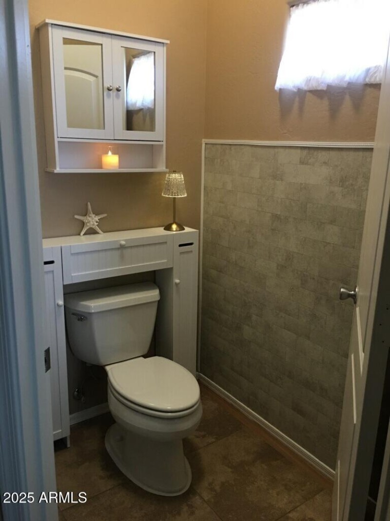 MASTER BATHROOM WATER CLOSET