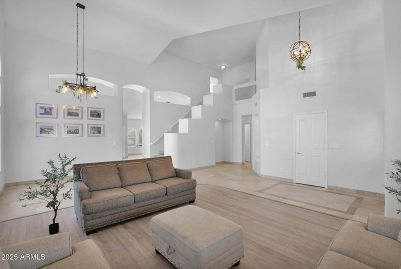8-web-or-mls-P1154975