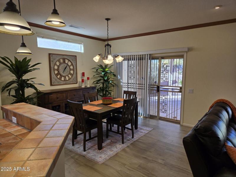 thumbnail_dining room