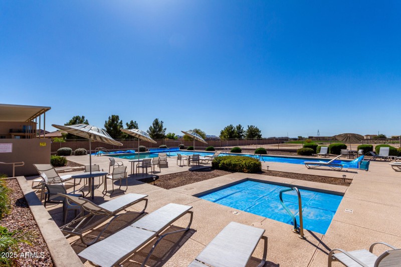 Links Community - Community Pool