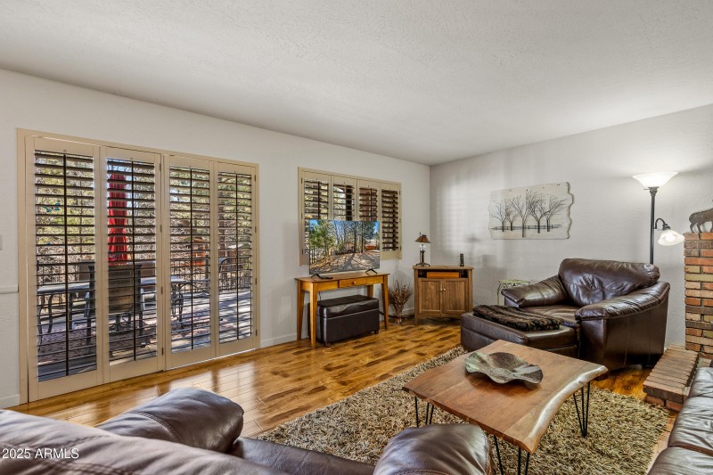 Big windows overlooking the deck