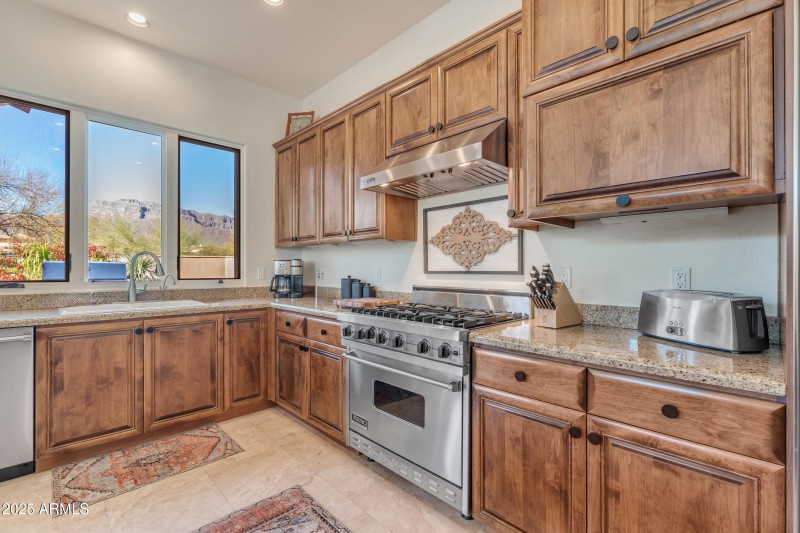 Kitchen 10