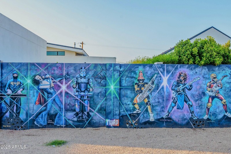 Attractions - Oak St Alley Artwork