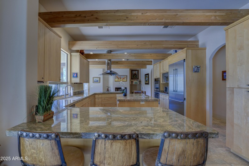 Conversation Kitchen openBreakfast Bar