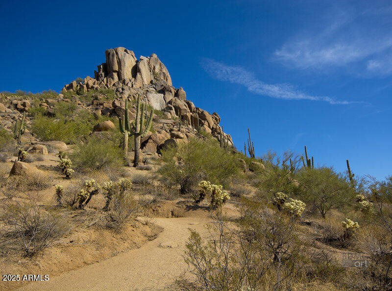 Pinnacle Peak Hiking Trail