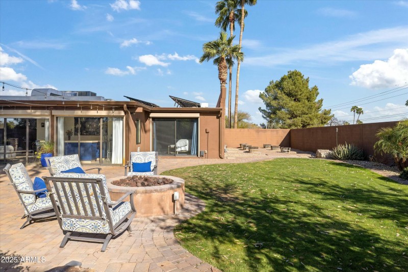 Gas Fire Pit & Gardening Area