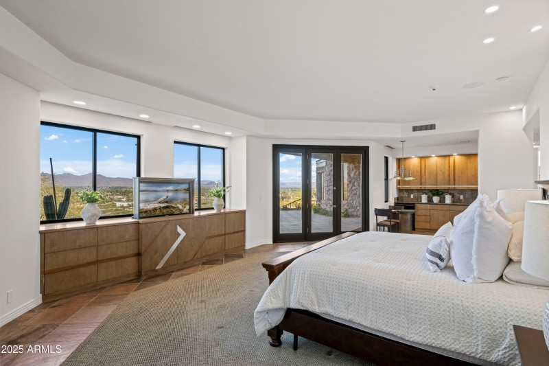 Attached Casita/Fourth Bedroom Ensuite