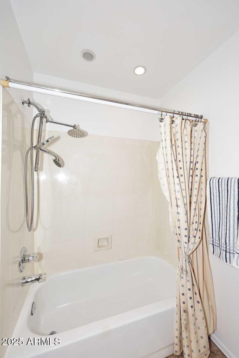 Hall Bath-Tub