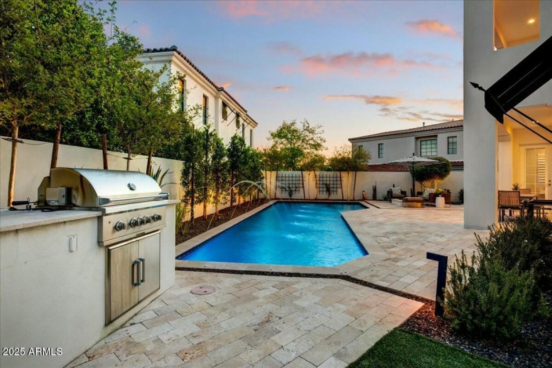 Pool and BBQ area