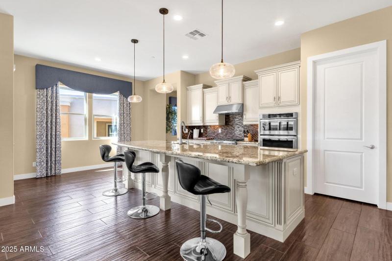 14-web-or-mls-27000-n-alma-school-pkwy-2