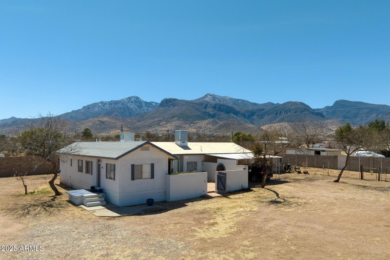 5330 South San Pedro Avenue-053189