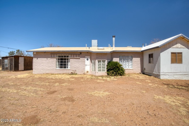 5330 South San Pedro Avenue-063141