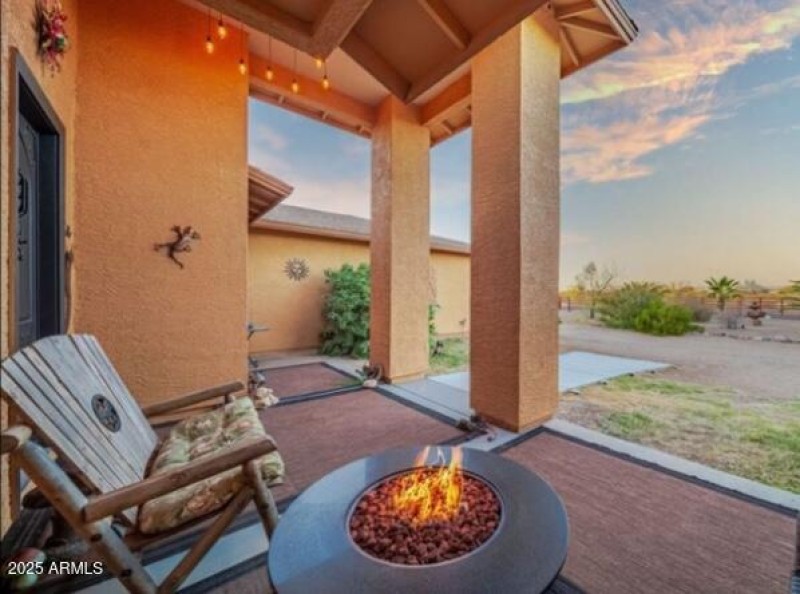 FRONT COURTYARD COVERED PATIO