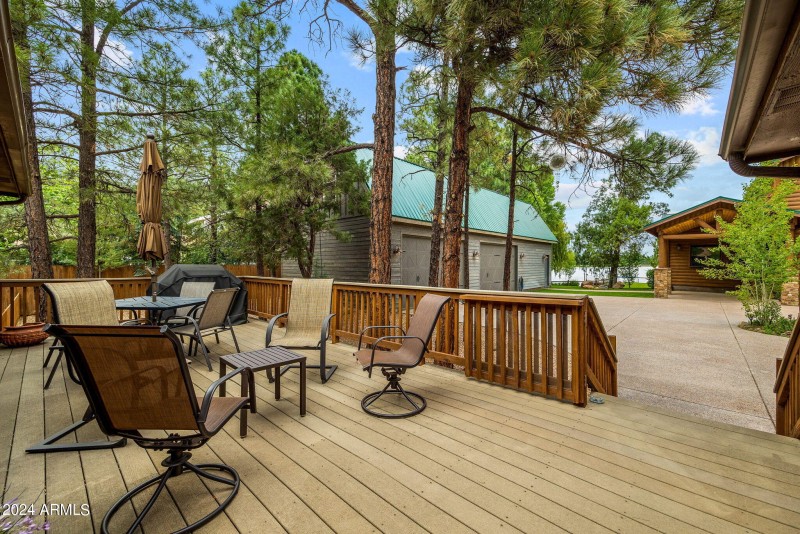 Guest House Deck