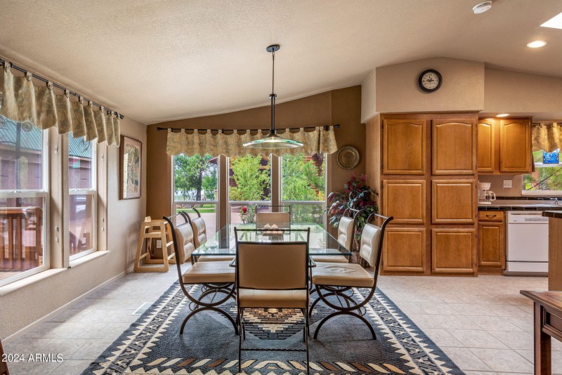 Guest House Dining