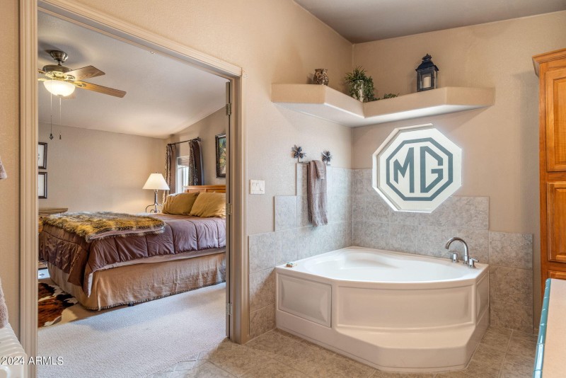 Soaker Tub