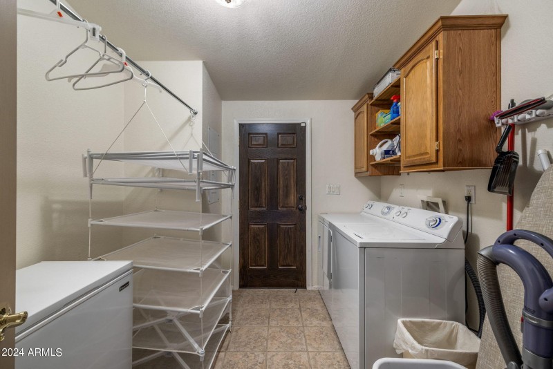 Guest Laundry/Utility Storage