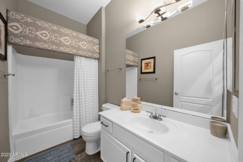 Full Hall Bath