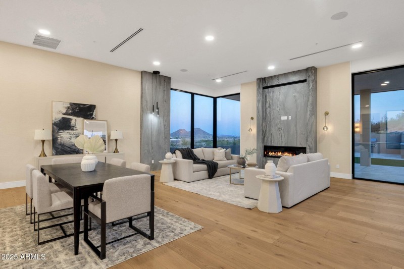 Dining room/Family room