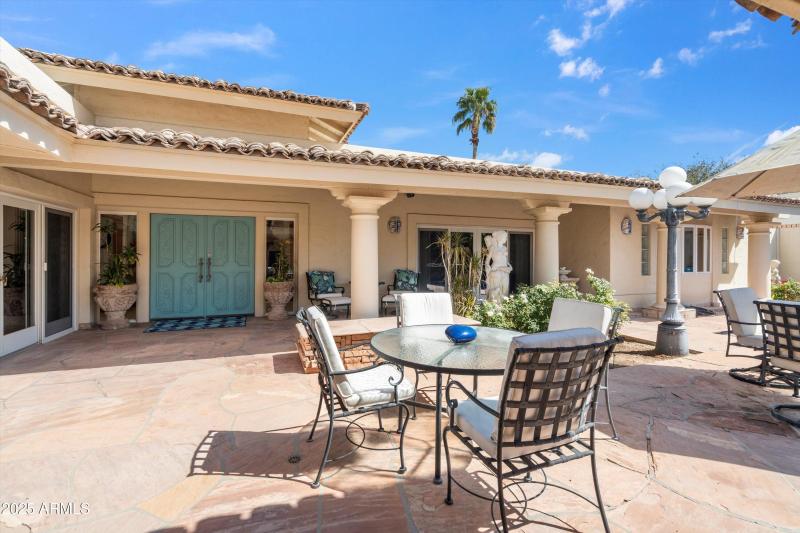 09-Outdoor Sitting Area