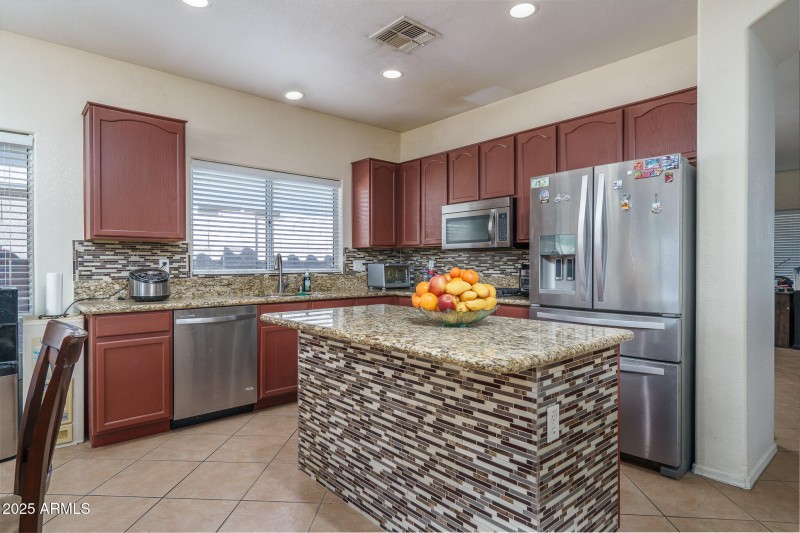 6) KITCHEN