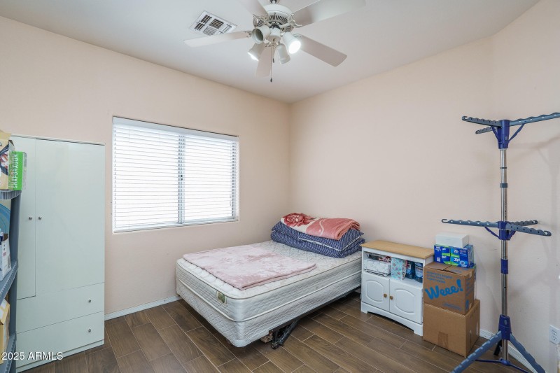 17) BED 4