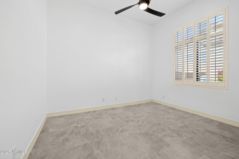 121-web-or-mls-22423-n-54th-pl