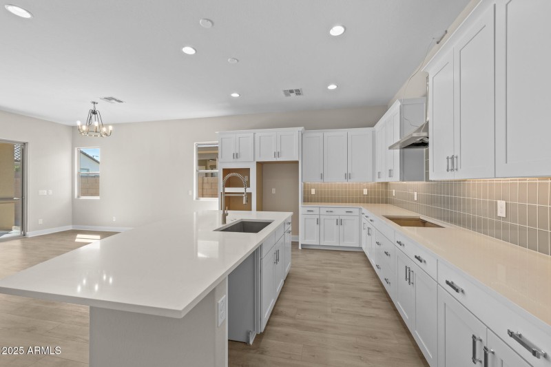 9) KITCHEN