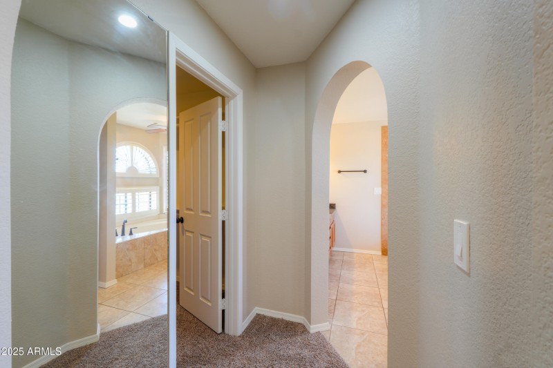 Closet/Bath