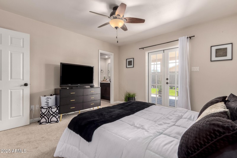 17 - Sharon 3301