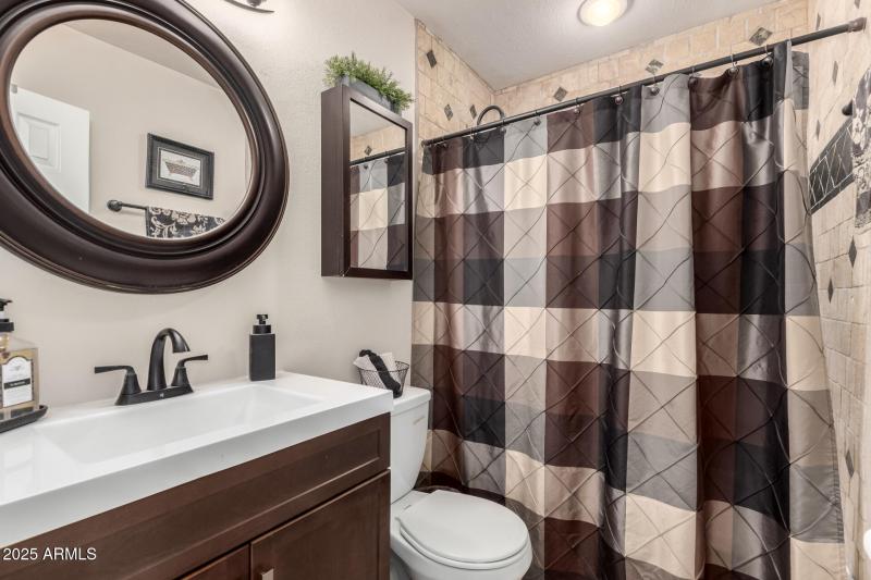 23 - Sharon 3301