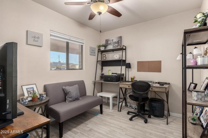 24 - Sharon 3301