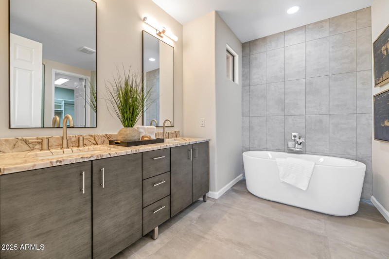 Primary bath