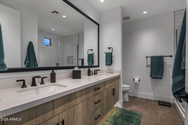 Guest Suite Bathroom