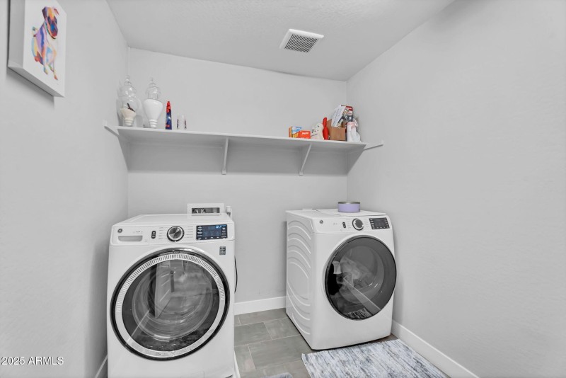 22484 E Twilight Laundry