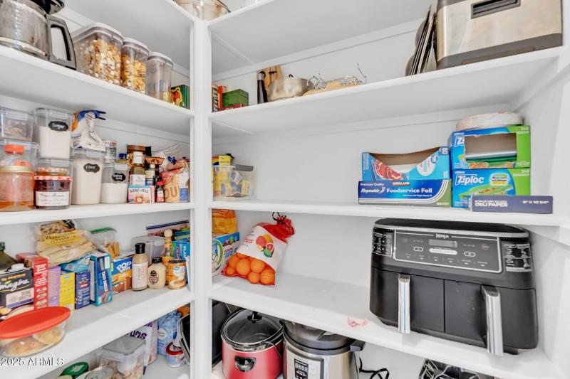 22484 E Twilight Pantry