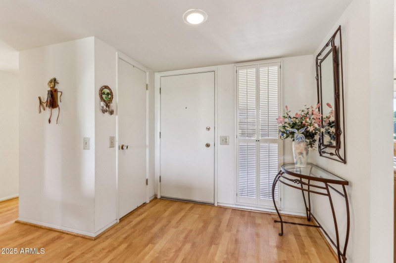 8-web-or-mls-N Cherry Tree Ln-26032025-0