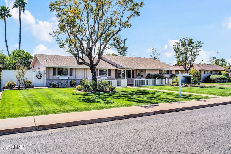 2017 W Edgemont Ave-4