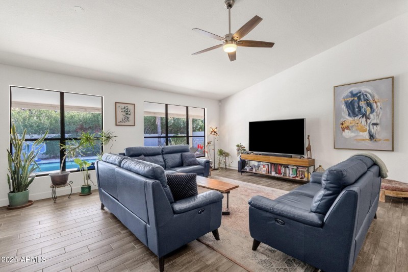 6-web-or-mls-5015-e-karen-dr