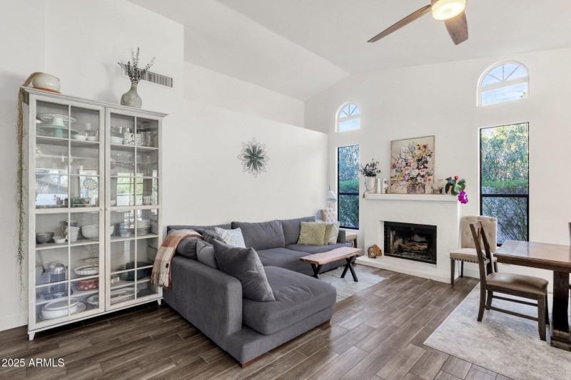 16-web-or-mls-5015-e-karen-dr