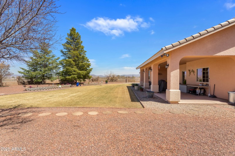 3000 S Pettit Lane (29)