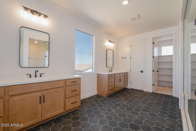 Waterston Central 283 - Primary Bathroom