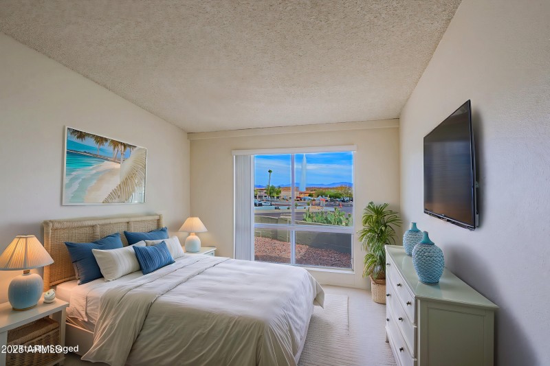 Bedroom-1-with-Fountain-Views - Bedroom