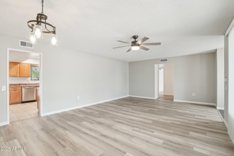 8-web-or-mls-W Paintbrush Dr-27032025-00