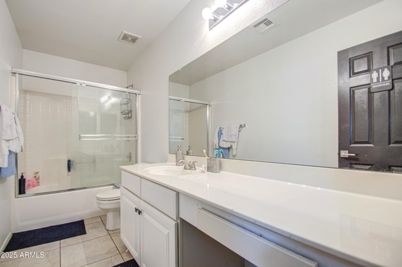 Bathroom 2-pic 2
