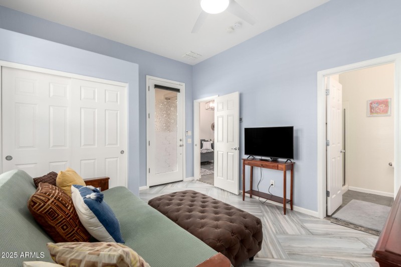 12 - Desert Inn 950